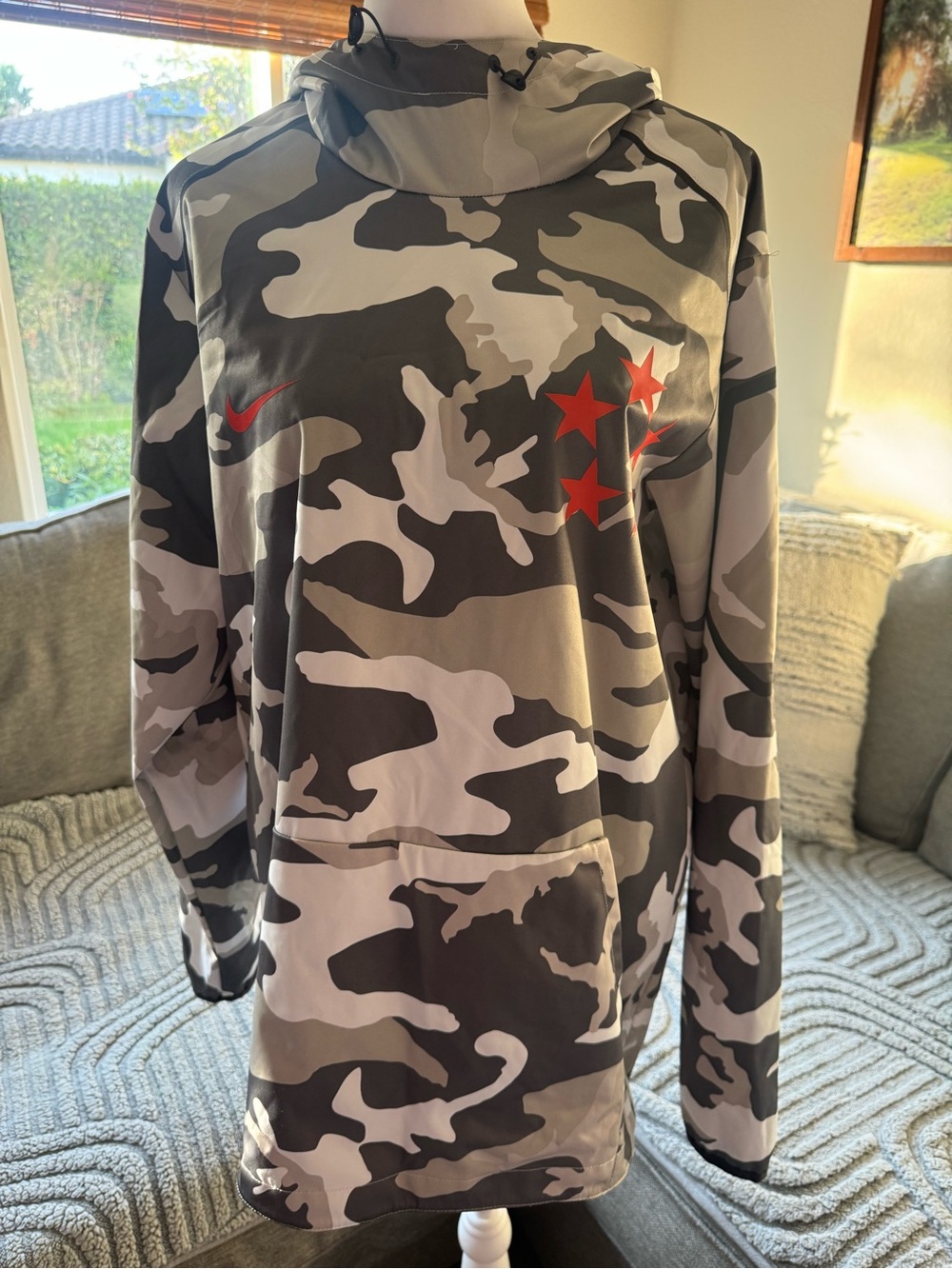 Nike Field General Fly Rush 2.0 Camo Hooded Pullover size Small EUC